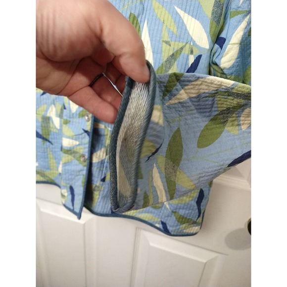 Alfred Dunner Lightweight Quilted Shacket Blue Green Leaf Print. Size 14P - Picture 7 of 12